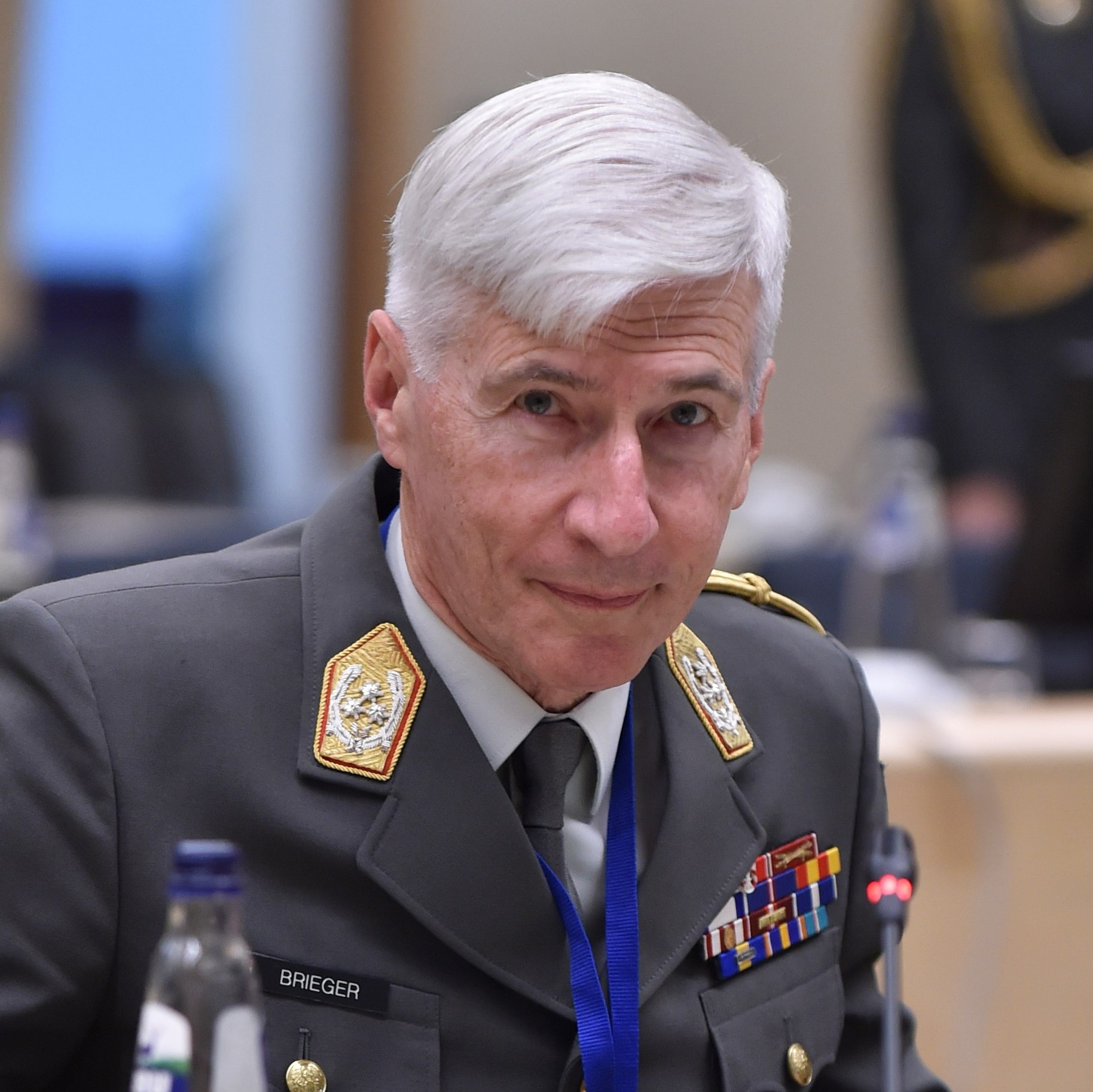 generál Robert Brieger, jenž tomuto zasedání poprvé předsedal