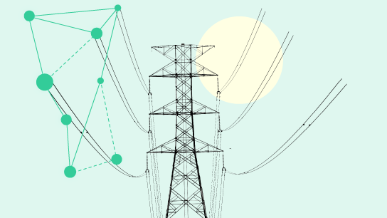 Ilustrácia elektrického stožiara s elektrickým vedením popri zelenej sieti prepojených bodov predstavujúcich energetickú sieť s bledým slnkom v pozadí.